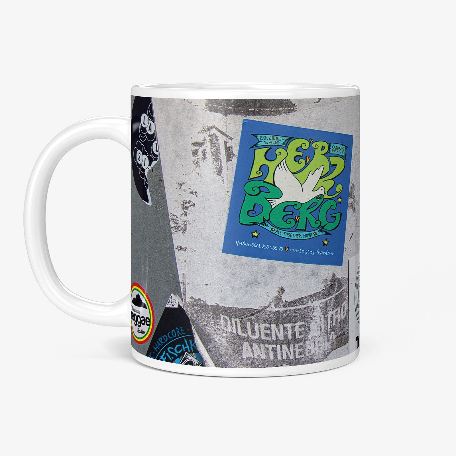 Be inspired by our Urban Art Coffee Mug "Vinyl & CD - No1" from Zurich. This mug features an 11oz size with the handle on the left.